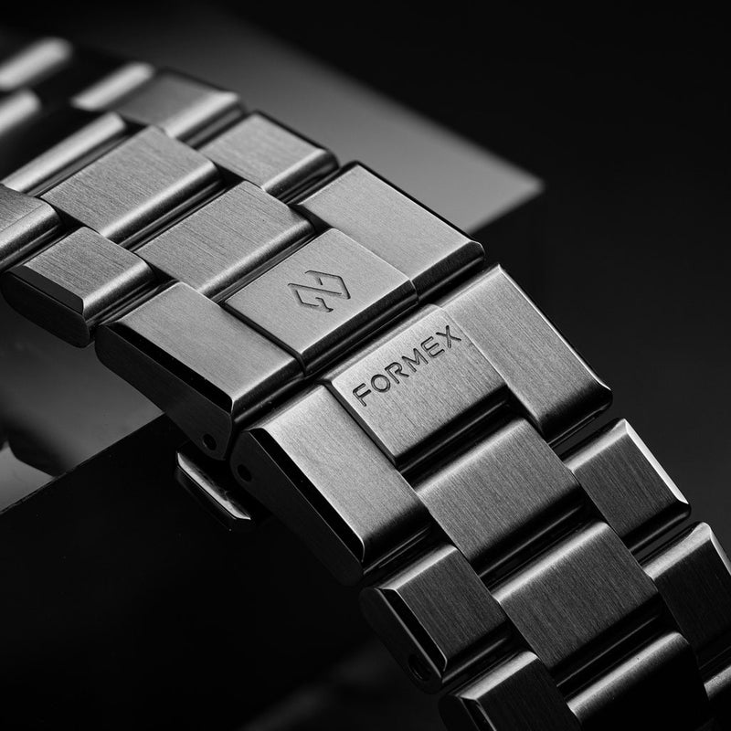 Formex Essence ThirtyNine Black Pearl Swiss Chronometer #0339.1.6641.101