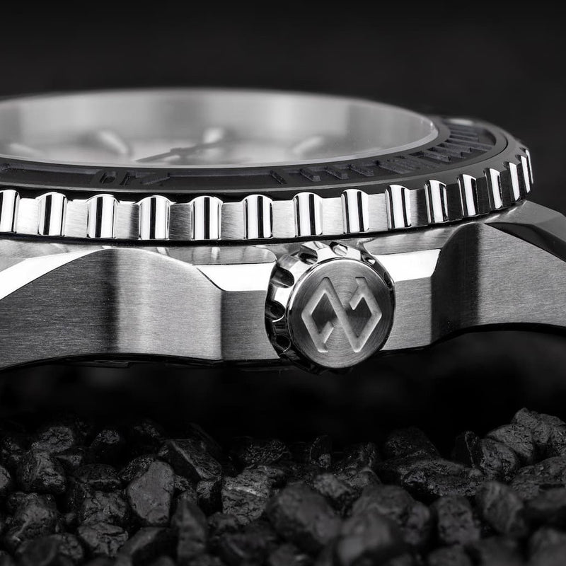 Formex Reef 39.5mm Dive Watch with Forged Carbon Dial and Bezel #2201.1.6399.100