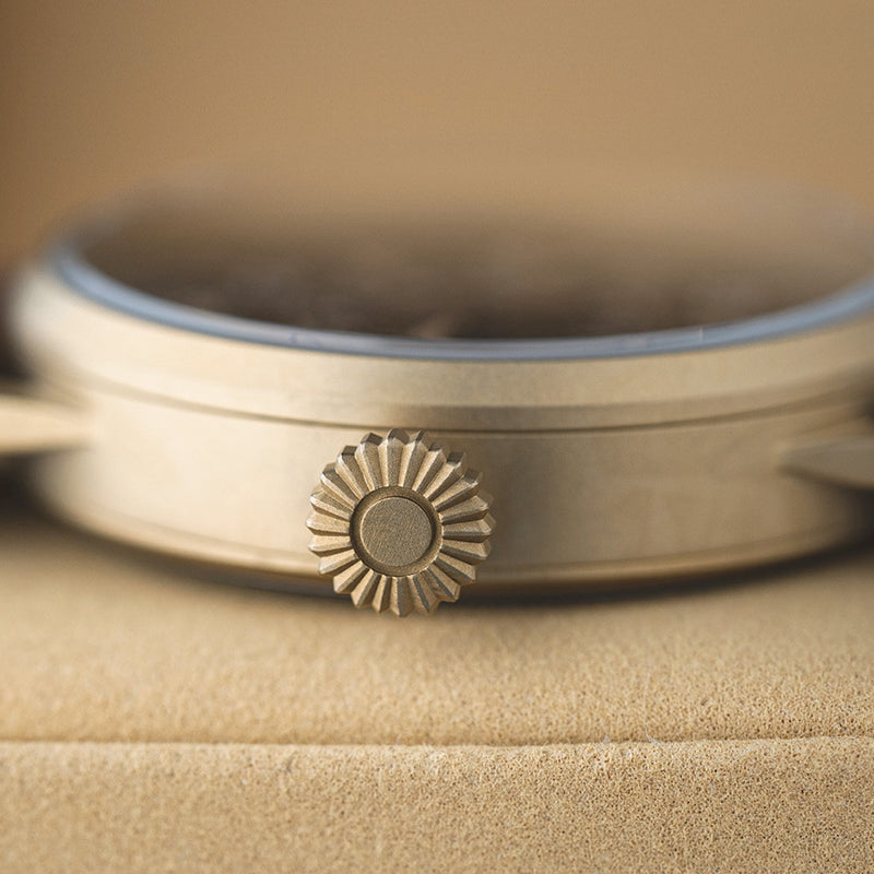Laco Munster Bronze Type A Dial Swiss Automatic Pilot Watch with Sapphire Crystal #862149 crown