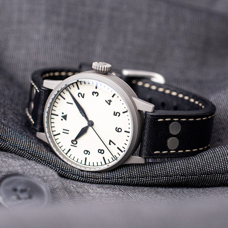 Laco Venedig 39 Pilot watch, Swiss Automatic, Type-A Luminous Dial #862155 lifestyle
