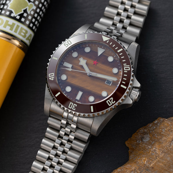 Red Star Automatic Diver with Tiger Eye Stone Dial #8912G-D