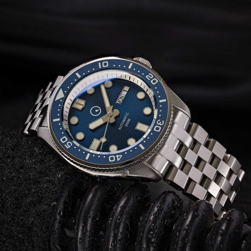 Islander Diver - Help Me Build This First Edition #ISL-HMBT-1