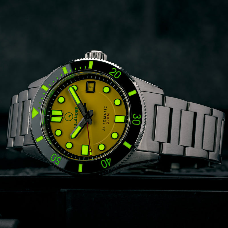 Islander "Bumble-Bee" Bayport 40mm Automatic Dive Watch with Yellow Dial #ISL-172 lume