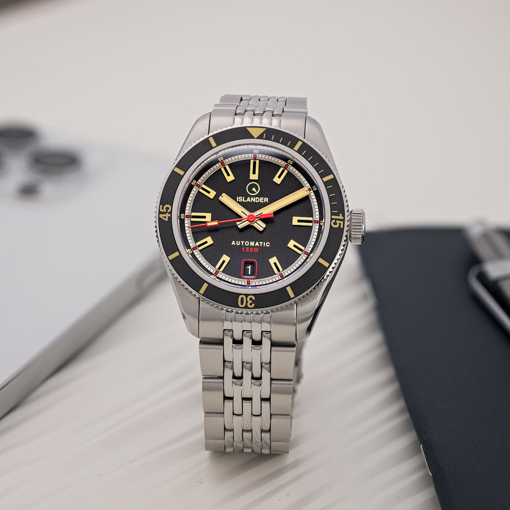 イッシー Islander Port Jefferson Skin Diver Automatic Watch with Gilt Black