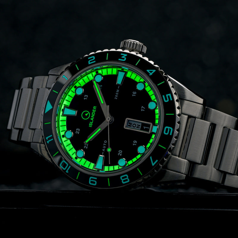 Islander Greenport 39mm Dive Watch with Black and White Dial #ISL-300