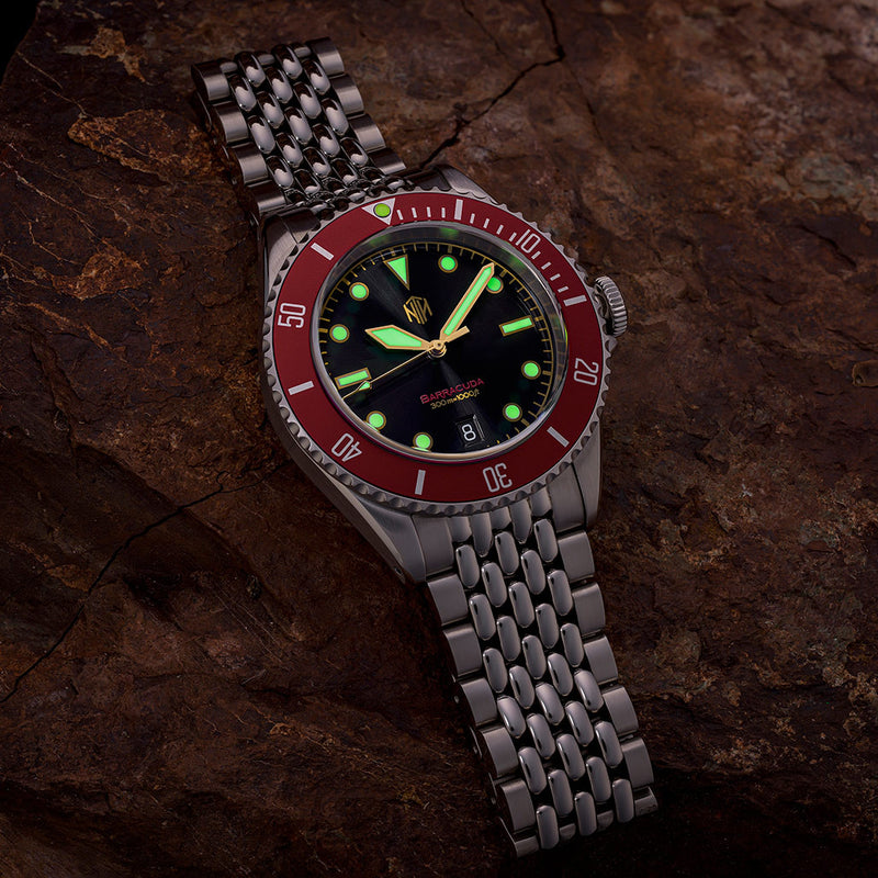 NTH Legends Series Barracuda Vintage Red Dive Watch with Date #WW-NTHL-BVRDB