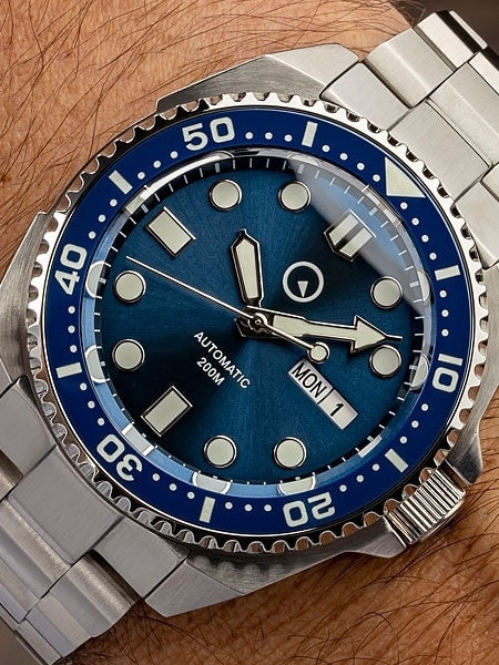 Islander Automatic Dive Watch with AR double-dome sapphire crystal