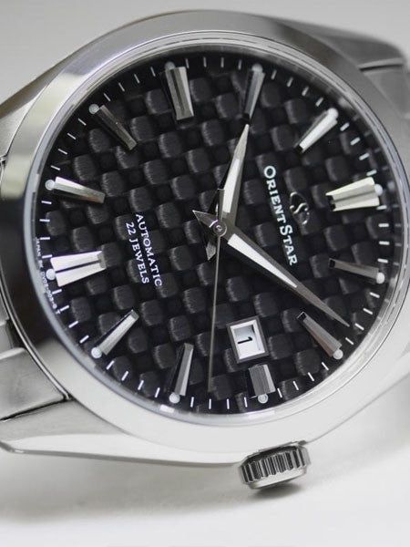 Orient Star Standard-Date Automatic with Sapphire Crystal and Carbon Fiber Dial #DV02002B