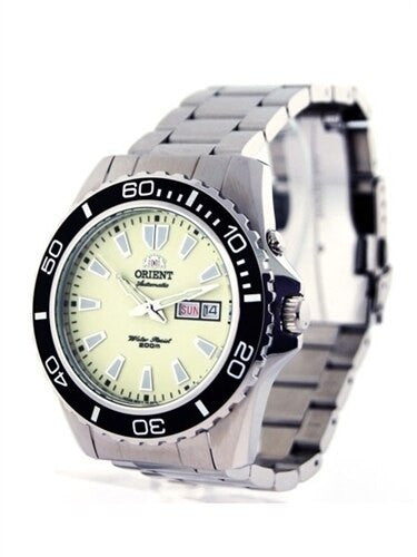Scratch and Dent - Orient Luminous Dial Mako XL Automatic Dive Watch on a Bracelet #CEM75005R 1