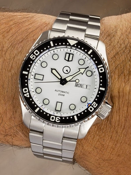 Islander White Dial Automatic Dive Watch with Solid-Link Bracelet, AR Sapphire Crystal, and Luminous Ceramic Bezel Insert #ISL-35