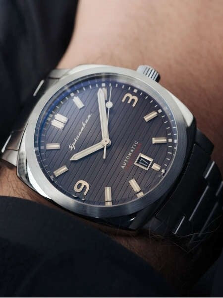 Spinnaker Hull Automatic Sports Watch with 42mm Case and Textured Dial #SP-5073-11