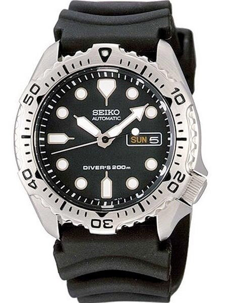 Seiko Automatic Black Dial 200M Dive Watch with Rubber Dive Strap