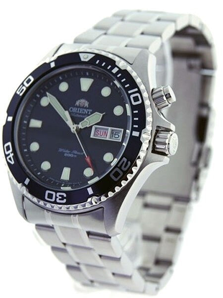 Orient Black Ray 21-Jewel Automatic Dive Watch on a Bracelet #CEM65008B (Black Ray)