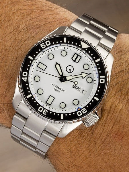 Islander White Dial Automatic Dive Watch with Solid-Link Bracelet, AR Sapphire Crystal, and Luminous Ceramic Bezel Insert #ISL-35