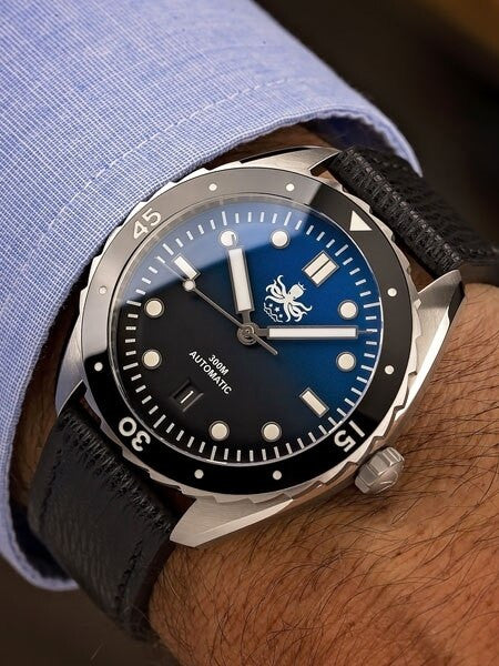 PHOIBOS Eagle Ray 300-Meter Automatic Dive Watch with Double Dome AR Sapphire Crystal #PY017A