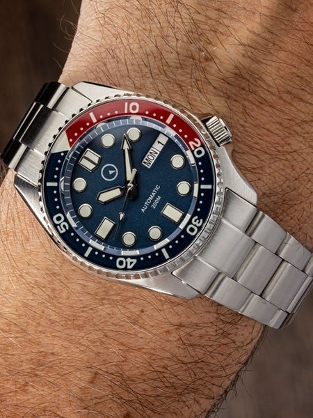 Islander 38mm Automatic Dive Watch with Solid-Link Bracelet, AR Sapphire Crystal, and Luminous Sapphire Bezel Insert #ISL-49