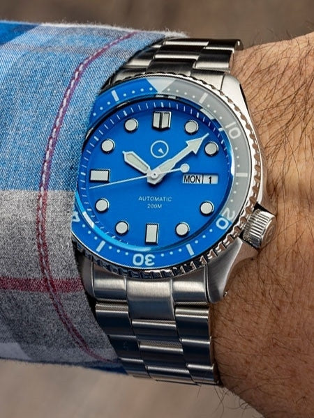 Islander Automatic Dive Watch with Solid-Link Bracelet, AR Sapphire Crystal, and Luminous Sapphire Bezel Insert #ISL-09