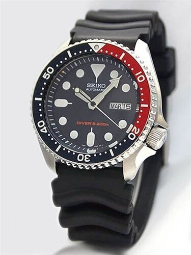 Scratch and Dent - Seiko Automatic Dive Watch with Offset Crown and Rubber Dive Strap #SKX009K1 8