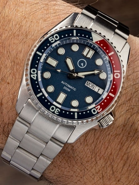 Islander 38mm Automatic Dive Watch with Solid-Link Bracelet, AR Sapphire Crystal, and Luminous Sapphire Bezel Insert #ISL-49