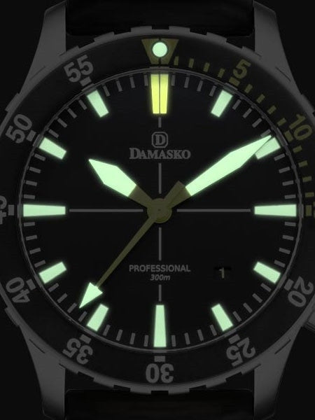 Damasko Swiss ETA Automatic 300 Meter Dive Watch with 43mm Submarine Steel Case #DSub1