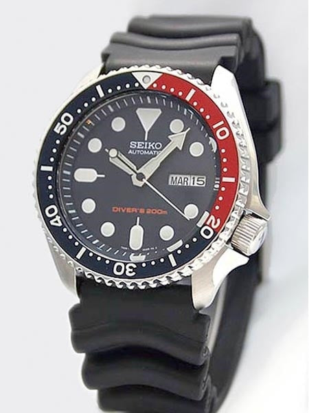 Scratch and Dent - Seiko Automatic Dive Watch with Offset Crown and Rubber Dive Strap #SKX009K1 9
