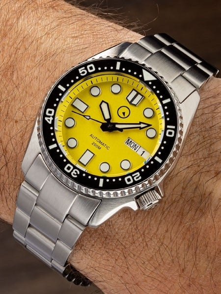 Islander 38mm Automatic Dive Watch with Solid-Link Bracelet, AR Sapphire Crystal, and Luminous Ceramic Bezel Insert #ISL-23