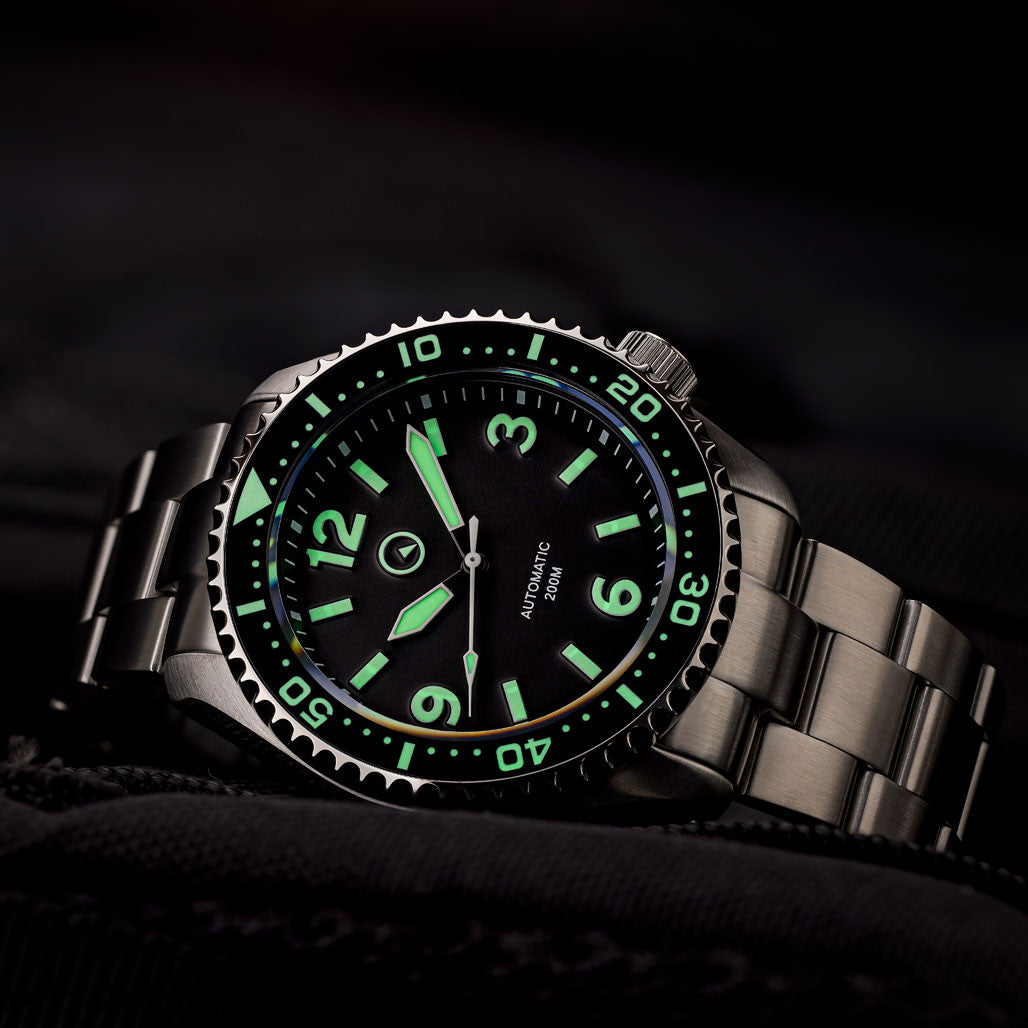 Islander Pilot-Style Dial Automatic Dive Watch with Bracelet, AR