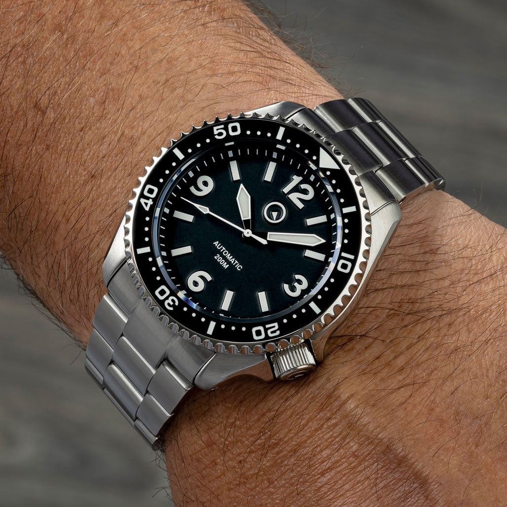 Islander Pilot-Style Dial Automatic Dive Watch with Bracelet, AR