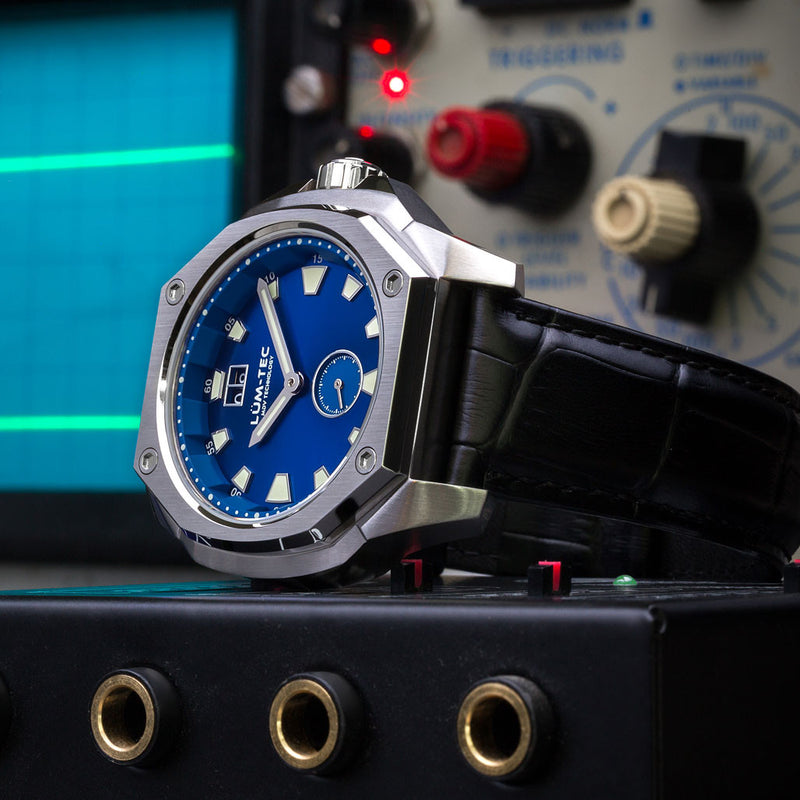 Lum-Tec 44mm Watch with Blue Sunburst Dial, Big-Date, and Anti-Reflective Sapphire Crystal #V-8