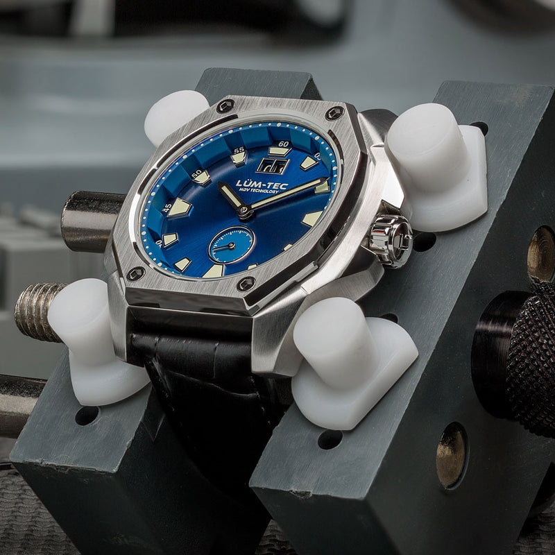 Lum-Tec 44mm Watch with Blue Sunburst Dial, Big-Date, and Anti-Reflective Sapphire Crystal #V-8