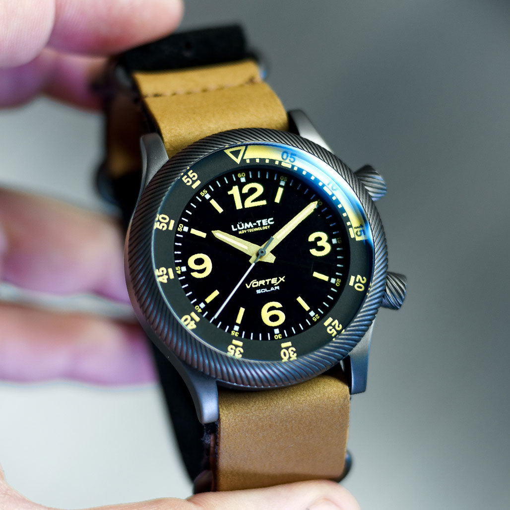 腕時計(アナログ) LUM-TEC VORTEX SOLAR D4 Lum-Tec 42mm Solar-Powered Military Watch with Curved DD Sapphire
