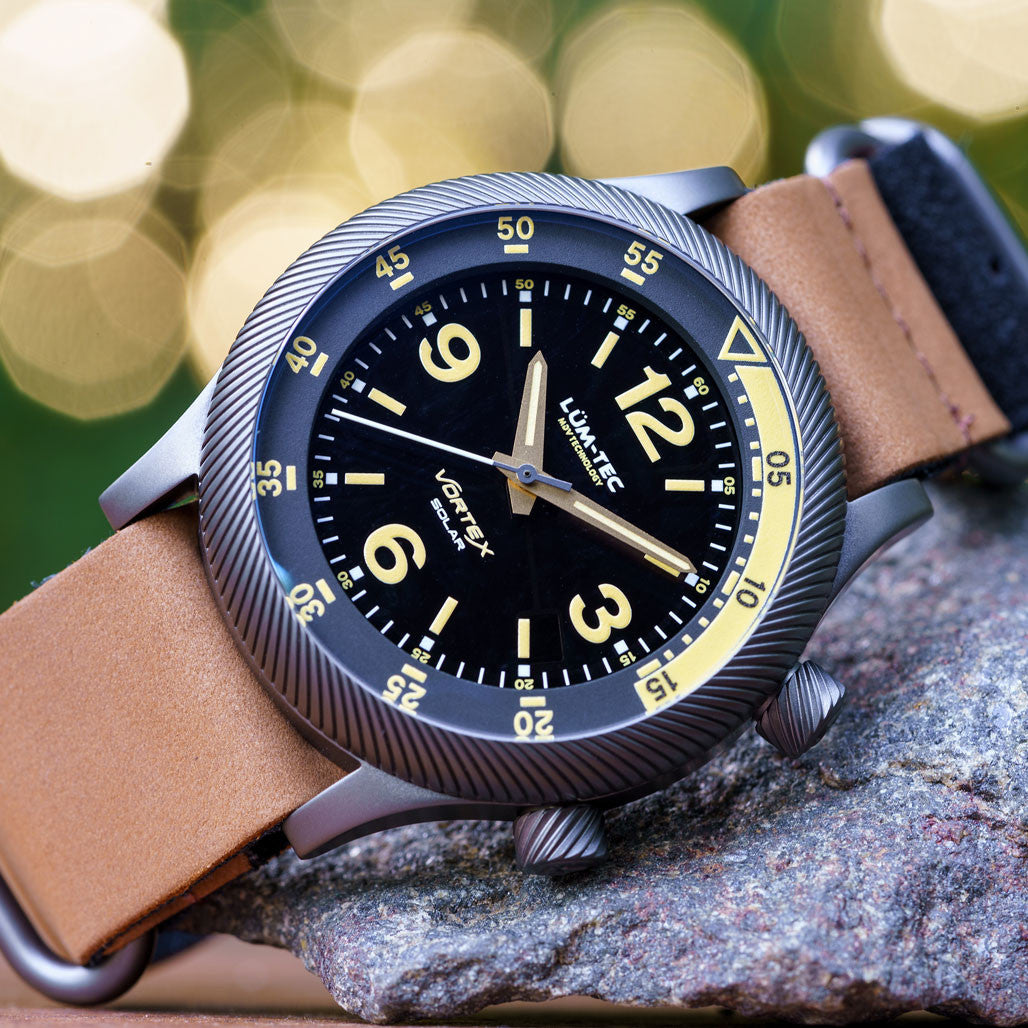 腕時計(アナログ) LUM-TEC VORTEX SOLAR D4 Lum-Tec 42mm Solar-Powered Military Watch with Curved DD Sapphire